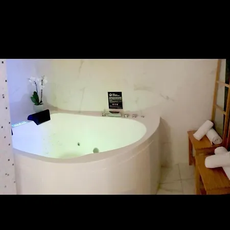 Loveroom Andree * Trevoux