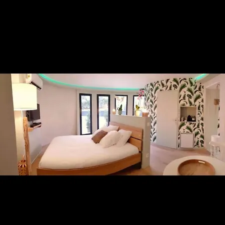 Loveroom Andree Trévoux